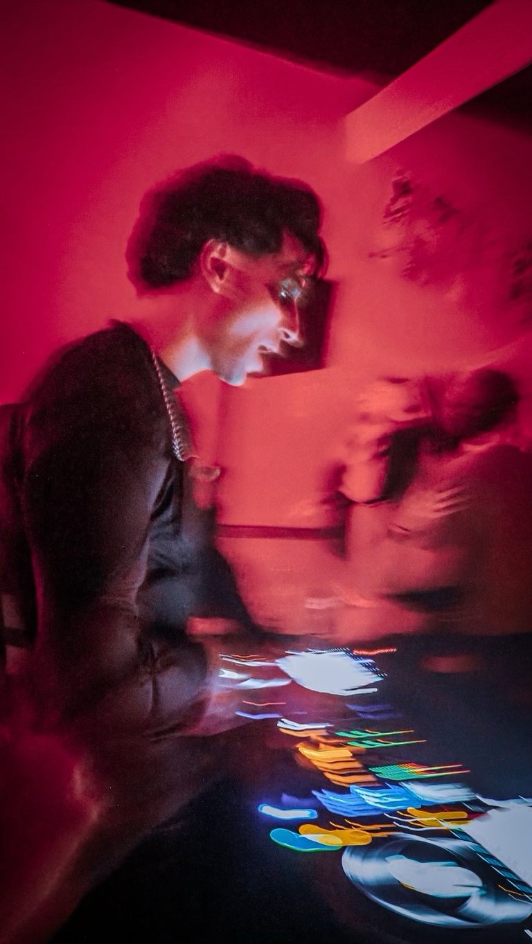 Jozan at the decks under red light